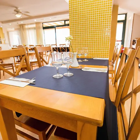 Coral Alisios Los Cristianos (Tenerife)