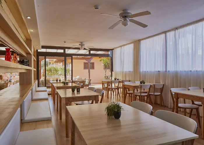 Coral Alisios Los Cristianos (Tenerife)